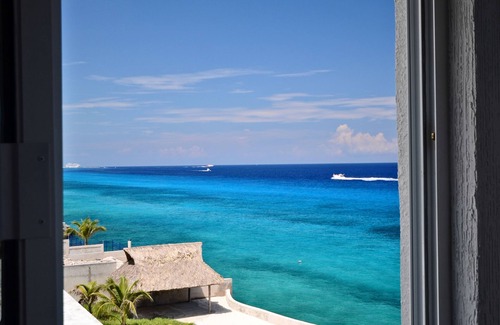 Zona Hotelera Norte Condo | The most Romantic Oceanfront Penthouse condo on the island!