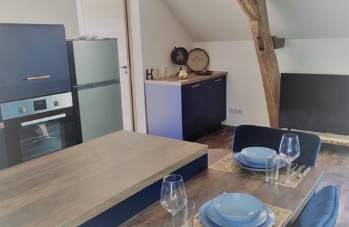 Saint-Jean-de-Vaux Apartment | The Moulin Brochat Loft with jacuzzi area