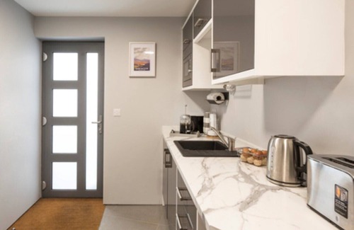 Plymouth Apartment | The Mount, 2 ensuite double rooms by The Royal William Yard