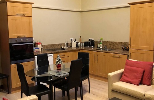 Mallow Apartment | The Mount Hillary - Charming 2-bedroom/3-bed apartment at The Courtyard Mallow