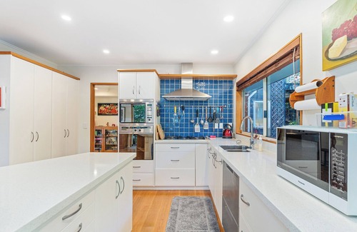 Tairua House | The Mount Paku Bach - Tairua Holiday Home