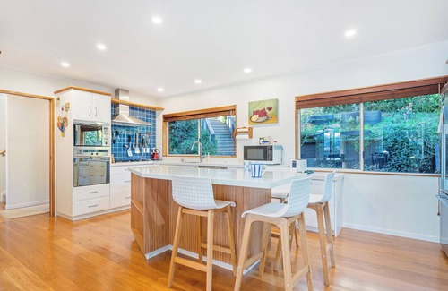 Tairua House | The Mount Paku Bach - Tairua Holiday Home