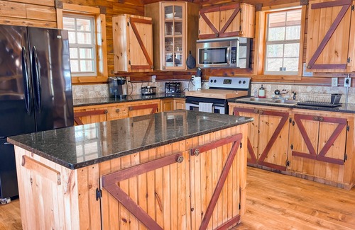 Heber Springs Cabin | The Mountain Crest Cabin