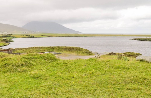 Valley House | THE MOUNTAIN GARDEN, pet friendly in Keel, County Mayo