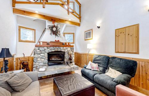 Serene Lakes House | The Mountain House