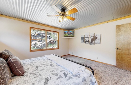 Drake House | The Mountain River Retreat!