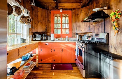 Mount Tremper House | The Mountain Wonder | Hot tub, Sauna, Creek, Views