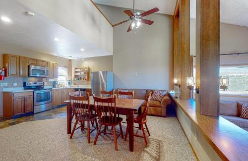 Silvercreek Apartment | The Mountainside - Unit B47