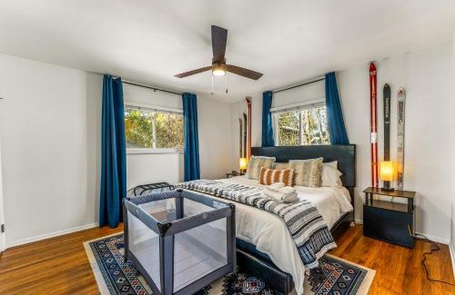 East Colorado Springs House | The Mtn Retreat- Steps to Palmer Park and playground, Central COS, Great location