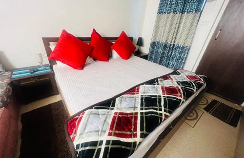 Jeolikote Bed & Breakfast | The Mud house cafe/cottage