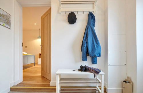 Southville Apartment | The Mural - City Centre - Your Apartment