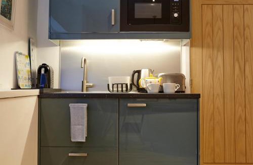 Southville Apartment | The Mural - City Centre - Your Apartment