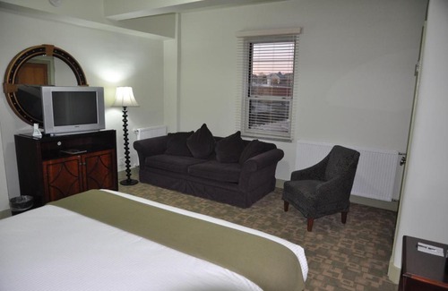 Tyrone Hotel | The Murray Hotel