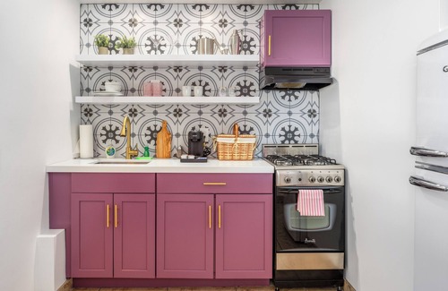 Warm Sands Hotel | The Muse Hotel | Palm Springs | Kitchen, Private Yard, Pool & Hot Tub | Suite 6