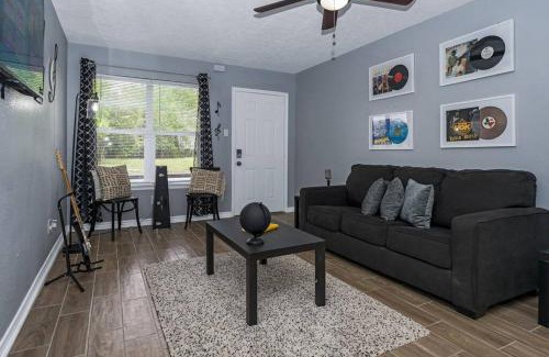 South Central Houston Apartment | The Music Room Tsu,NRG,MedCtr,Concerts,rodeo