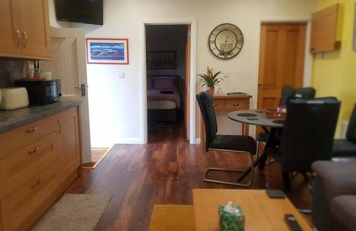 Loughinisland Cottage | The musical Ceol Cottage 1-Bedroom - Sleeps four