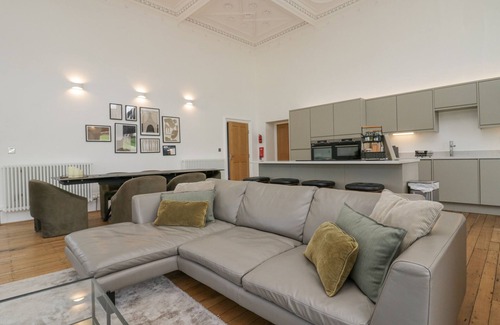 Newland Near Ulverston Cottage | THE MYLES SUITE STONE CROSS MANSION, family friendly in Ulverston