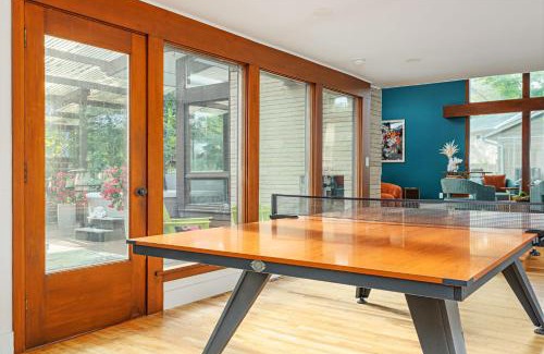 Bloomington House | The Nancy Fireplace Hot Tub Ping-pong