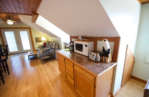 Lake Leelanau House | The Narrow’s Yacht Club Emilia’s Loft