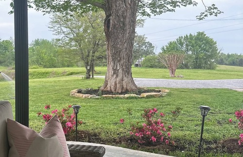 Hurricane Mills Bed & Breakfast | The Nashville - Bed & Breakfast