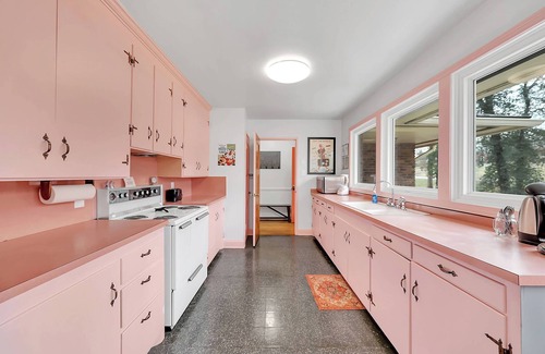 Blair Heights House | THE NASHVILLE INN - Beautifully Restored 1955 Ranch available for monthly rent.