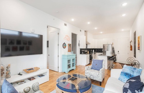 Inglewood Condo | ✨ The Nashville Scene Suite