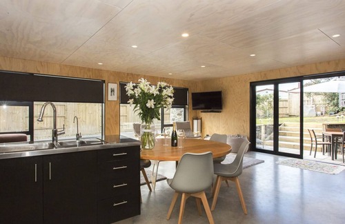 Fitzroy House | THE Natural Home Prime Fitzroy Location - PET Friendly