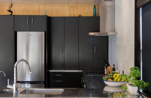 Fitzroy House | THE Natural Home Prime Fitzroy Location - PET Friendly