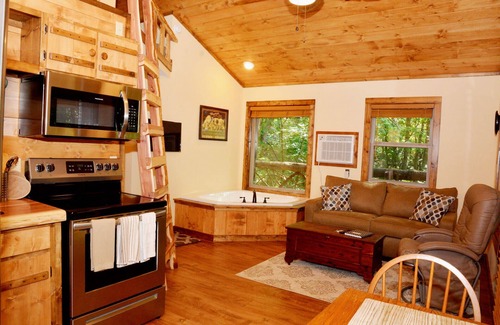 Newnata Cabin | The Natural Treehouse Retreat 87 Getaway