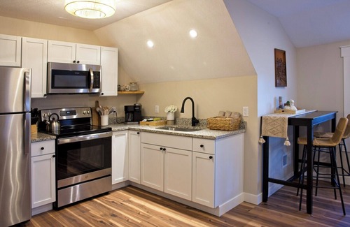 Troy Apartment | The Nature Loft: Brand-New 2-BR apartment in Troy with green space + patio