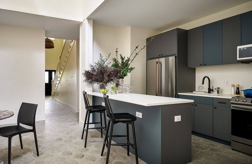 New Buffalo Apartment | The Neighborhood Hotel - New Buffalo 103 - Queen (ADA)