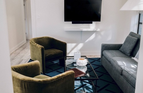 Park West Hotel | The Neighborhood Hotel - Lincoln Park 403 - Two Bedroom