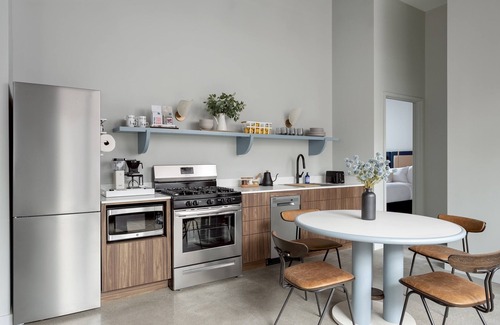 Near West Side Apartment | The Neighborhood Hotel - Little Italy Two Bedroom