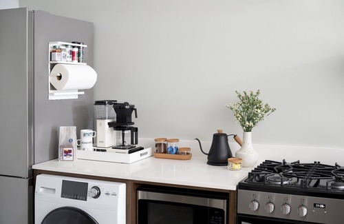 Near West Side Apartment | The Neighborhood Hotel - Little Italy Two Bedroom