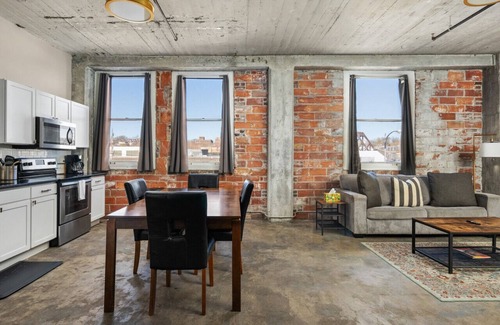 Downtown Apartment | The Nelson Lofts - Unit 7 (2 BR)