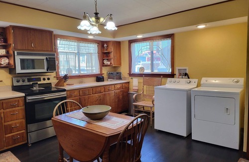 Xenia House | The Nesbitt House - Suite 136