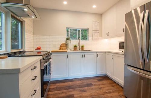 Utterson Cottage | The Nest- 2 bedrooms, Waterfront, Unlimited Wi-Fi