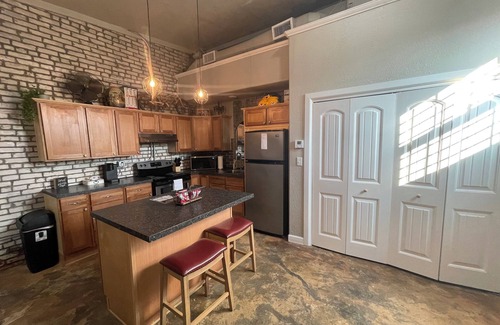 Van Buren Apartment | The Nest at Main Street Suites: Unique Apt in historic downtown Van Buren, AR