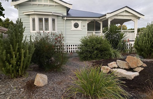 Toogoom House | The Nest. beach and lakeside, for bird twitchers, nature and astronomy lovers!