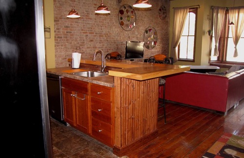 Decorah Apartment | The Nest: Beautiful Apartment Style Lodging In The Heart Of Downtown Decorah.
