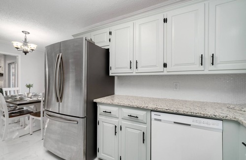 Fort Smith House | The Nest-Cozy 4BR in the heart of town w/fire pit