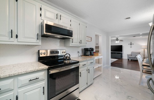 Fort Smith House | The Nest-Cozy 4BR in the heart of town w/fire pit