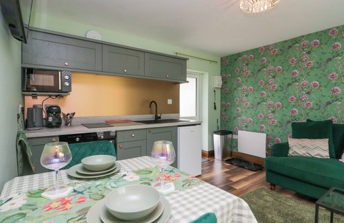 Rowrah Cottage | THE NEST, family friendly, with a garden in Arlecdon