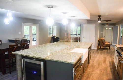 Greenville House | THE NEST getaways&gatherings, beach/lake sleeps 20+