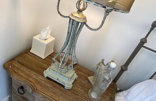 Creemore Bed & Breakfast | The Nest - King Bedroom with Ensuite Bath in Charming Creemore B&B