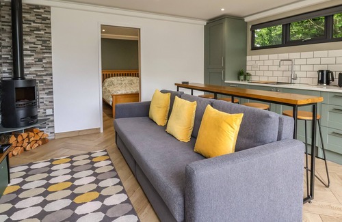 Gwaenysgor Near Prestatyn Cottage | THE NEST, romantic, with a garden in Prestatyn