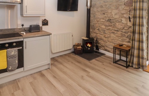 Tavernspite Cottage | THE NEST, romantic, with a garden in Amroth