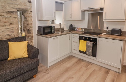 Tavernspite Cottage | THE NEST, romantic, with a garden in Amroth