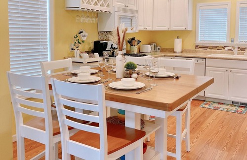 South Haven House | ❤️The Nest❤️ Shot Walk to Beach, Park, Riverfront & Downtown