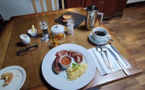 Usk Hotel | The New Court Inn